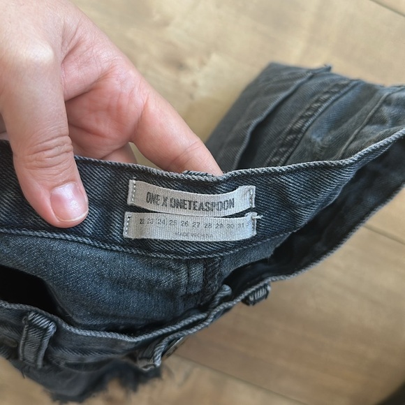 One by One Teaspoon Junk Yard Distressed Raw Hem Mini Skirt Sz 24 - Picture 4 of 13